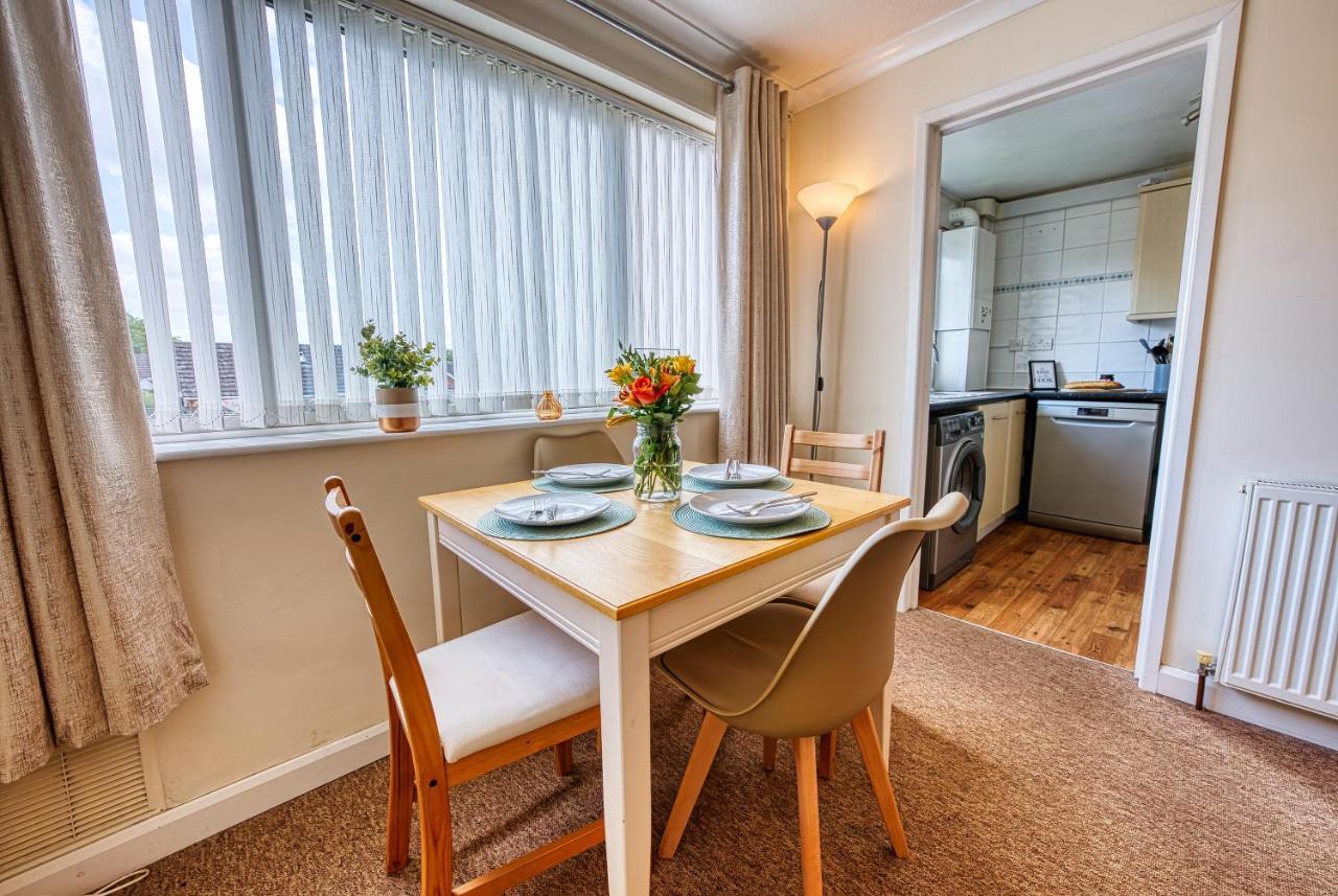 Cosy 3 Bed Apartment In Southam, Sleeps 6 Southam  Buitenkant foto